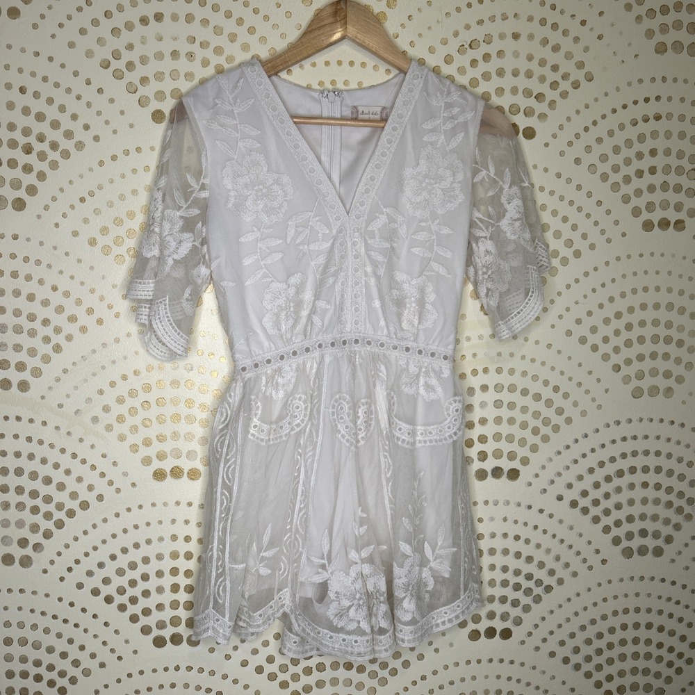 Altr'd State Ivory Floral Lined Lace V Neck Romper Boho Shorts SMALL